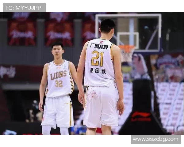 广州篮球队与上海篮球队赛后状态分析与总结探讨