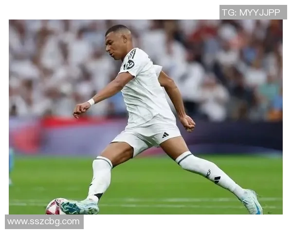 最近备受瞩目的足球明星们引领潮流展现非凡才华与魅力